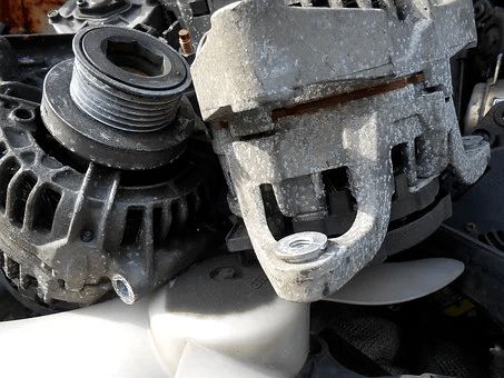 汽車(chē)配件選購(gòu)指南 渠道、類(lèi)型與實(shí)用建議